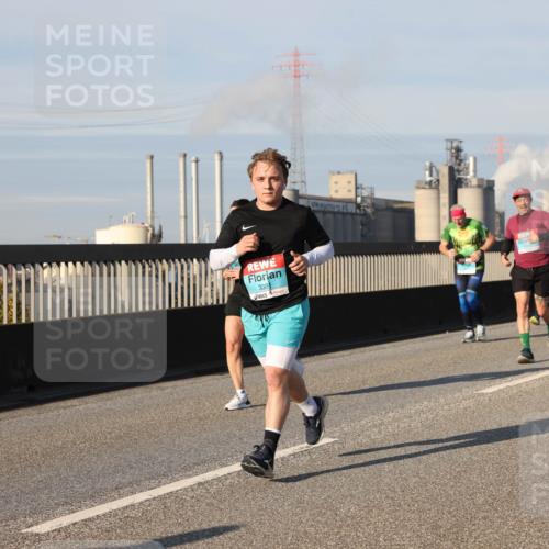 03.10.2025 - Köhlbrandbrückenlauf Lena Gebhardt http://msf.ph/oto/9138954 03.10.2025 09:56:39 Position 2 338 meine-sportfotos.de