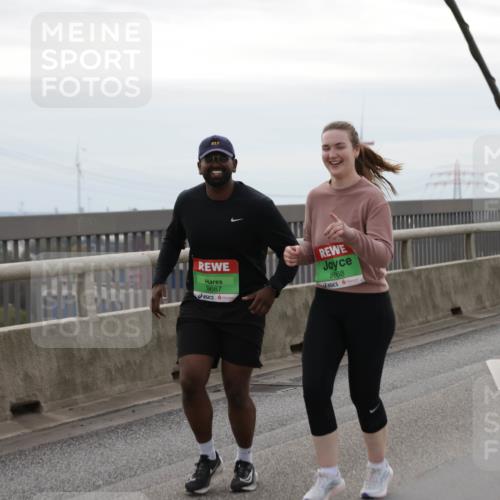 03.10.2025 - Köhlbrandbrückenlauf Jannik Wohlers http://msf.ph/oto/9138956 03.10.2025 16:09:29 Position 1 237, 9667, 8668 meine-sportfotos.de