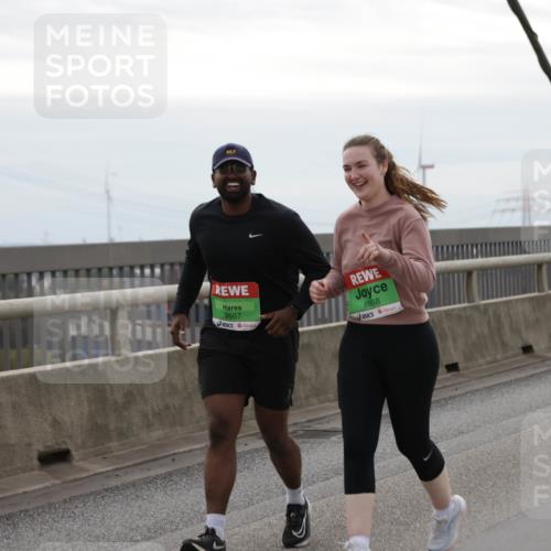 03.10.2025 - Köhlbrandbrückenlauf Jannik Wohlers http://msf.ph/oto/9138964 03.10.2025 16:09:29 Position 1 237, 9667, 8668 meine-sportfotos.de