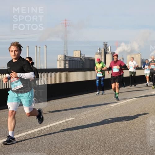 03.10.2025 - Köhlbrandbrückenlauf Lena Gebhardt http://msf.ph/oto/9138966 03.10.2025 09:56:40 Position 2 3381 meine-sportfotos.de