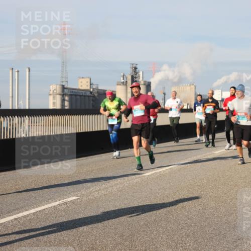 03.10.2025 - Köhlbrandbrückenlauf Lena Gebhardt http://msf.ph/oto/9138970 03.10.2025 09:56:40 Position 2  meine-sportfotos.de