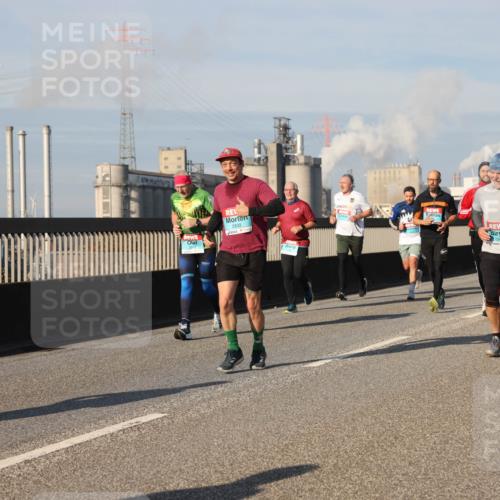03.10.2025 - Köhlbrandbrückenlauf Lena Gebhardt http://msf.ph/oto/9138972 03.10.2025 09:56:41 Position 2 2832, 2044 meine-sportfotos.de