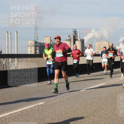 03.10.2025 - Köhlbrandbrückenlauf Lena Gebhardt http://msf.ph/oto/9138979 03.10.2025 09:56:41 Position 2 2832, 2044 meine-sportfotos.de