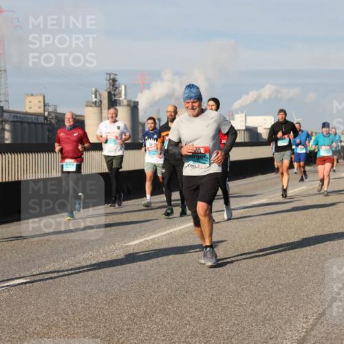 03.10.2025 - Köhlbrandbrückenlauf Lena Gebhardt http://msf.ph/oto/9139001 03.10.2025 09:56:42 Position 2 2832, 1213 meine-sportfotos.de