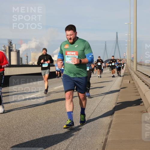 03.10.2025 - Köhlbrandbrückenlauf Lena Gebhardt http://msf.ph/oto/9139055 03.10.2025 09:56:44 Position 2 2, 3216, 12 meine-sportfotos.de