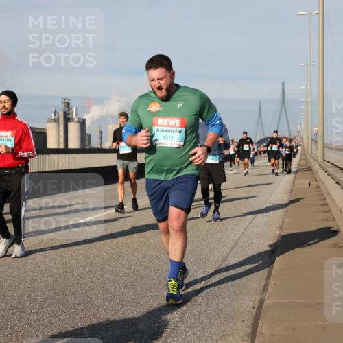 03.10.2025 - Köhlbrandbrückenlauf Lena Gebhardt http://msf.ph/oto/9139063 03.10.2025 09:56:44 Position 2 1213 meine-sportfotos.de