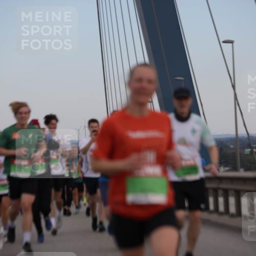 03.10.2025 - Köhlbrandbrückenlauf Jannik Wohlers http://msf.ph/oto/9139071 03.10.2025 15:31:13 Position 1  meine-sportfotos.de