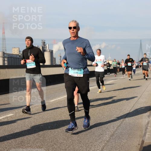 03.10.2025 - Köhlbrandbrückenlauf Lena Gebhardt http://msf.ph/oto/9139078 03.10.2025 09:56:46 Position 2 1905, 2246 meine-sportfotos.de