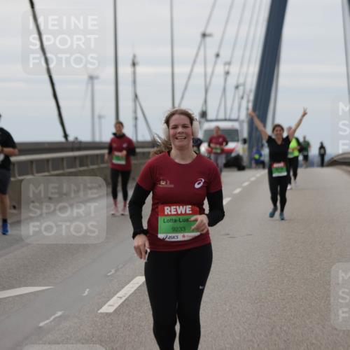 03.10.2025 - Köhlbrandbrückenlauf Jannik Wohlers http://msf.ph/oto/9139081 03.10.2025 16:09:37 Position 1 9233 meine-sportfotos.de