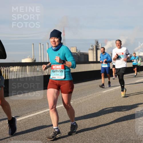 03.10.2025 - Köhlbrandbrückenlauf Lena Gebhardt http://msf.ph/oto/9139105 03.10.2025 09:56:47 Position 2 1905, 1754 meine-sportfotos.de