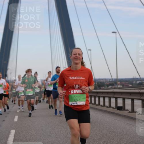 03.10.2025 - Köhlbrandbrückenlauf Jannik Wohlers http://msf.ph/oto/9139109 03.10.2025 15:31:13 Position 1 9727 meine-sportfotos.de