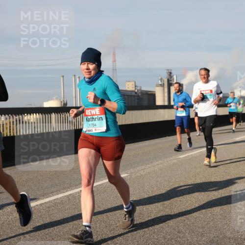 03.10.2025 - Köhlbrandbrückenlauf Lena Gebhardt http://msf.ph/oto/9139110 03.10.2025 09:56:47 Position 2 1905, 1754 meine-sportfotos.de