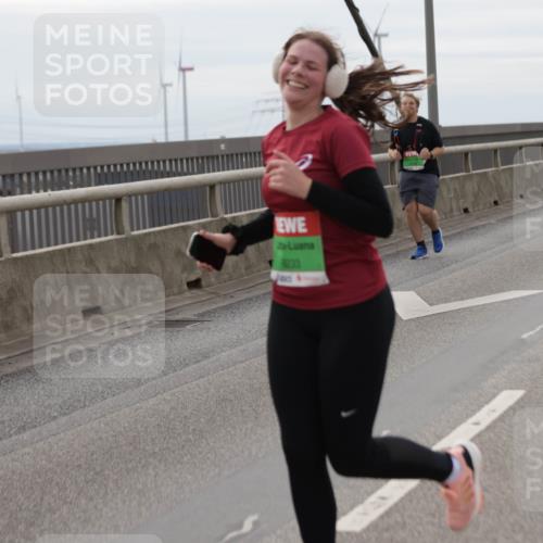 03.10.2025 - Köhlbrandbrückenlauf Jannik Wohlers http://msf.ph/oto/9139115 03.10.2025 16:09:39 Position 1 9233 meine-sportfotos.de