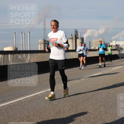 03.10.2025 - Köhlbrandbrückenlauf Lena Gebhardt http://msf.ph/oto/9139124 03.10.2025 09:56:48 Position 2  meine-sportfotos.de