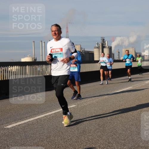 03.10.2025 - Köhlbrandbrückenlauf Lena Gebhardt http://msf.ph/oto/9139128 03.10.2025 09:56:48 Position 2 1947, 2448 meine-sportfotos.de