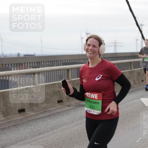 03.10.2025 - Köhlbrandbrückenlauf Jannik Wohlers http://msf.ph/oto/9139130 03.10.2025 16:09:39 Position 1 9233 meine-sportfotos.de