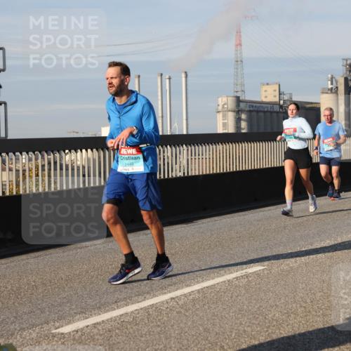 03.10.2025 - Köhlbrandbrückenlauf Lena Gebhardt http://msf.ph/oto/9139143 03.10.2025 09:56:49 Position 2 2448 meine-sportfotos.de