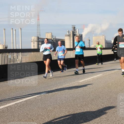 03.10.2025 - Köhlbrandbrückenlauf Lena Gebhardt http://msf.ph/oto/9139152 03.10.2025 09:56:50 Position 2 2448, 3207 meine-sportfotos.de