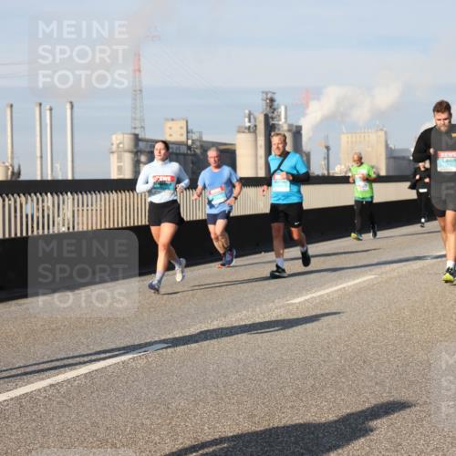 03.10.2025 - Köhlbrandbrückenlauf Lena Gebhardt http://msf.ph/oto/9139156 03.10.2025 09:56:50 Position 2  meine-sportfotos.de