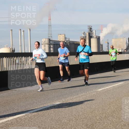 03.10.2025 - Köhlbrandbrückenlauf Lena Gebhardt http://msf.ph/oto/9139161 03.10.2025 09:56:50 Position 2 3206 meine-sportfotos.de