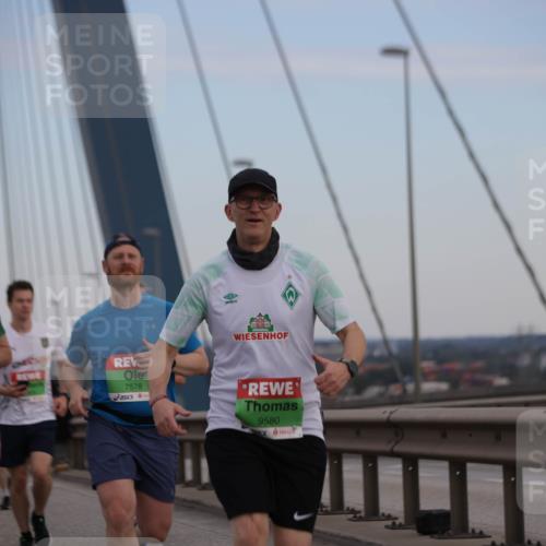 03.10.2025 - Köhlbrandbrückenlauf Jannik Wohlers http://msf.ph/oto/9139168 03.10.2025 15:31:15 Position 1 9337, 7578, 9580 meine-sportfotos.de