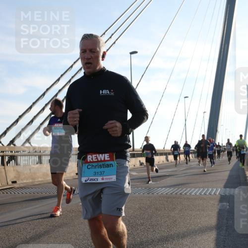 03.10.2025 - Köhlbrandbrückenlauf Yannick Fuchs http://msf.ph/oto/9139184 03.10.2025 08:23:39 Position 2 1215, 201, 3137 meine-sportfotos.de