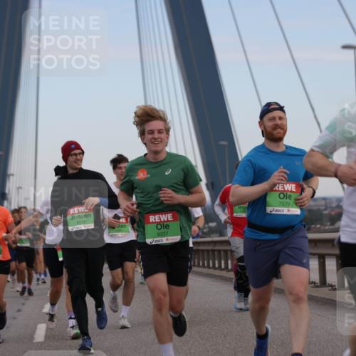 03.10.2025 - Köhlbrandbrückenlauf Jannik Wohlers http://msf.ph/oto/9139212 03.10.2025 15:31:16 Position 1 8529, 9337, 7578, 9580 meine-sportfotos.de