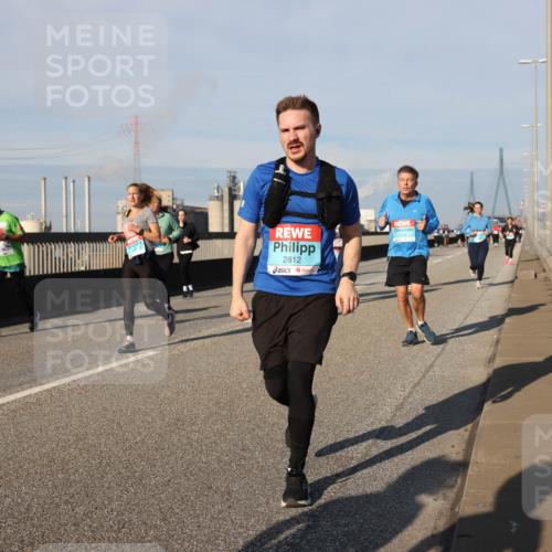 03.10.2025 - Köhlbrandbrückenlauf Lena Gebhardt http://msf.ph/oto/9139241 03.10.2025 09:56:54 Position 2 2812 meine-sportfotos.de