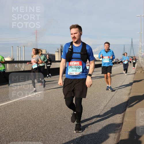 03.10.2025 - Köhlbrandbrückenlauf Lena Gebhardt http://msf.ph/oto/9139243 03.10.2025 09:56:55 Position 2 2812 meine-sportfotos.de