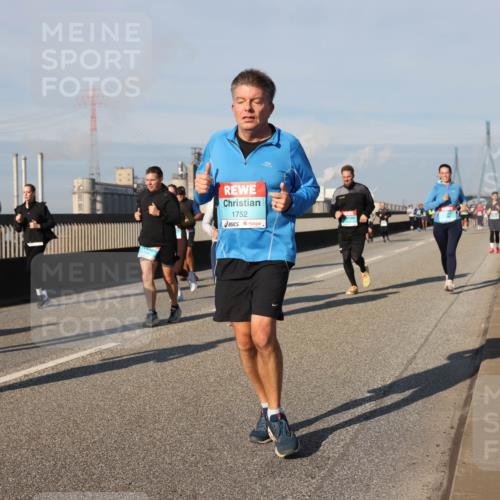 03.10.2025 - Köhlbrandbrückenlauf Lena Gebhardt http://msf.ph/oto/9139260 03.10.2025 09:56:56 Position 2 1752 meine-sportfotos.de