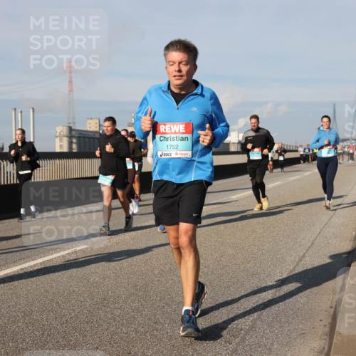 03.10.2025 - Köhlbrandbrückenlauf Lena Gebhardt http://msf.ph/oto/9139263 03.10.2025 09:56:56 Position 2 1752 meine-sportfotos.de