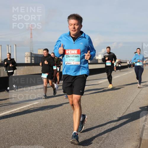 03.10.2025 - Köhlbrandbrückenlauf Lena Gebhardt http://msf.ph/oto/9139267 03.10.2025 09:56:56 Position 2 1752 meine-sportfotos.de