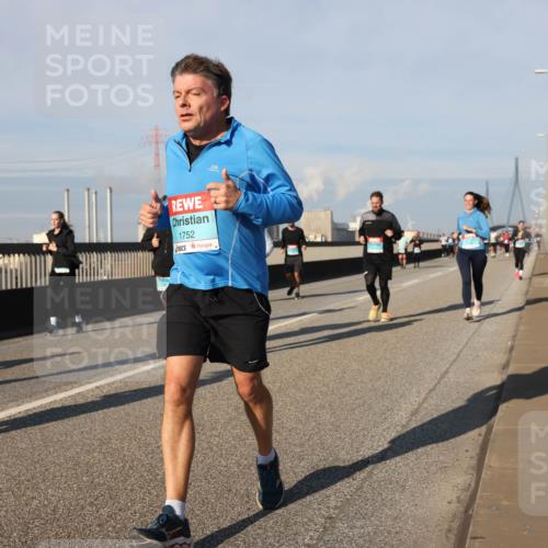 03.10.2025 - Köhlbrandbrückenlauf Lena Gebhardt http://msf.ph/oto/9139274 03.10.2025 09:56:56 Position 2 1752 meine-sportfotos.de