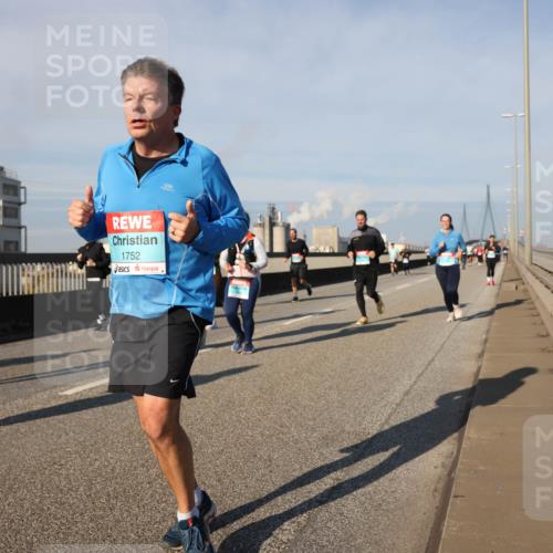 03.10.2025 - Köhlbrandbrückenlauf Lena Gebhardt http://msf.ph/oto/9139278 03.10.2025 09:56:56 Position 2 1752 meine-sportfotos.de
