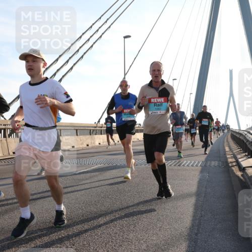 03.10.2025 - Köhlbrandbrückenlauf Yannick Fuchs http://msf.ph/oto/9139290 03.10.2025 08:23:45 Position 2 1082 meine-sportfotos.de