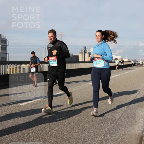 03.10.2025 - Köhlbrandbrückenlauf Lena Gebhardt http://msf.ph/oto/9139318 03.10.2025 09:56:59 Position 2 3144, 3788 meine-sportfotos.de