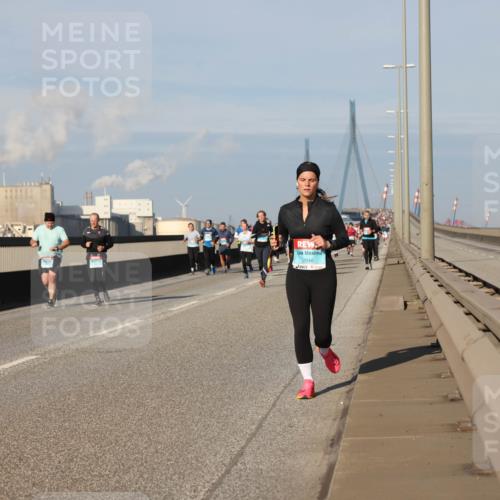 03.10.2025 - Köhlbrandbrückenlauf Lena Gebhardt http://msf.ph/oto/9139339 03.10.2025 09:57:01 Position 2 2046 meine-sportfotos.de