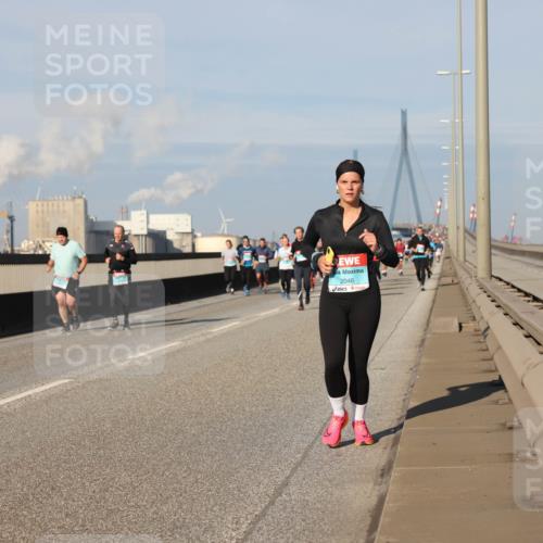 03.10.2025 - Köhlbrandbrückenlauf Lena Gebhardt http://msf.ph/oto/9139342 03.10.2025 09:57:02 Position 2 2046 meine-sportfotos.de