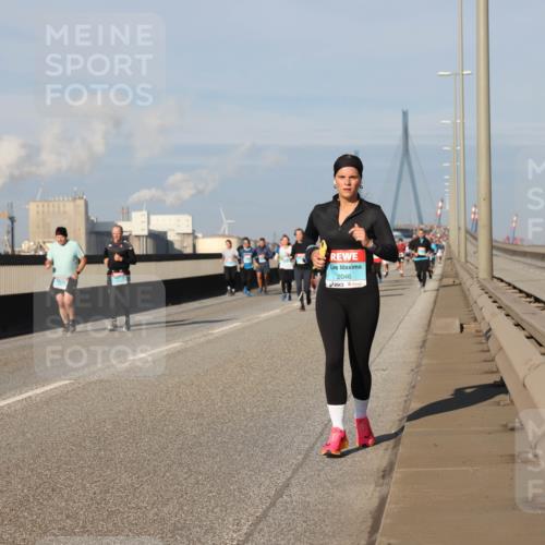 03.10.2025 - Köhlbrandbrückenlauf Lena Gebhardt http://msf.ph/oto/9139346 03.10.2025 09:57:02 Position 2 2046 meine-sportfotos.de