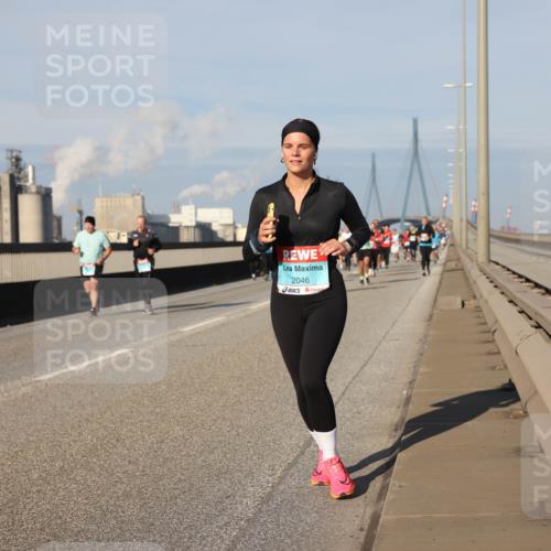 03.10.2025 - Köhlbrandbrückenlauf Lena Gebhardt http://msf.ph/oto/9139353 03.10.2025 09:57:03 Position 2 2046 meine-sportfotos.de