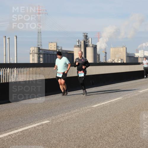 03.10.2025 - Köhlbrandbrückenlauf Lena Gebhardt http://msf.ph/oto/9139373 03.10.2025 09:57:05 Position 2  meine-sportfotos.de