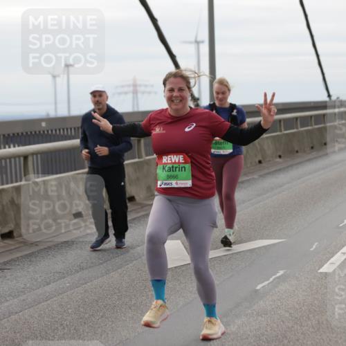 03.10.2025 - Köhlbrandbrückenlauf Jannik Wohlers http://msf.ph/oto/9139376 03.10.2025 16:09:52 Position 1 8666, 8664 meine-sportfotos.de
