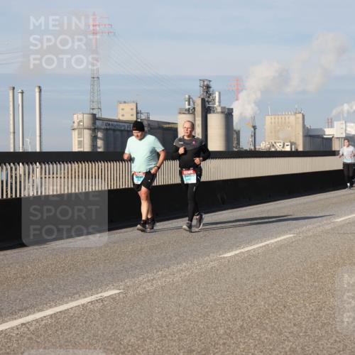 03.10.2025 - Köhlbrandbrückenlauf Lena Gebhardt http://msf.ph/oto/9139379 03.10.2025 09:57:05 Position 2  meine-sportfotos.de