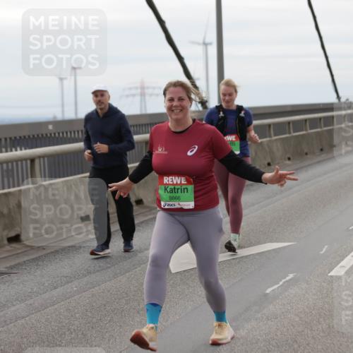 03.10.2025 - Köhlbrandbrückenlauf Jannik Wohlers http://msf.ph/oto/9139382 03.10.2025 16:09:52 Position 1 8666 meine-sportfotos.de