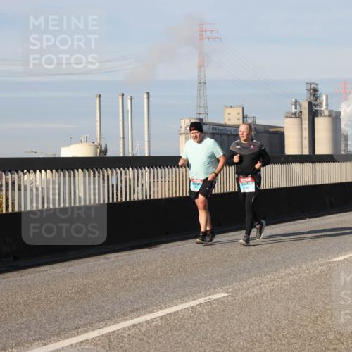 03.10.2025 - Köhlbrandbrückenlauf Lena Gebhardt http://msf.ph/oto/9139388 03.10.2025 09:57:06 Position 2 2825 meine-sportfotos.de