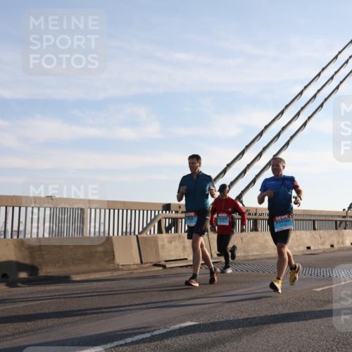 03.10.2025 - Köhlbrandbrückenlauf Yannick Fuchs http://msf.ph/oto/9139389 03.10.2025 08:23:53 Position 2  meine-sportfotos.de