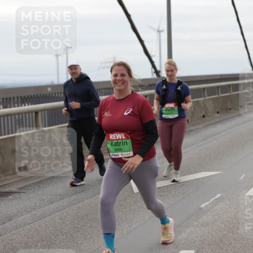 03.10.2025 - Köhlbrandbrückenlauf Jannik Wohlers http://msf.ph/oto/9139391 03.10.2025 16:09:52 Position 1 8666 meine-sportfotos.de