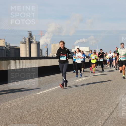03.10.2025 - Köhlbrandbrückenlauf Lena Gebhardt http://msf.ph/oto/9139397 03.10.2025 09:57:07 Position 2  meine-sportfotos.de
