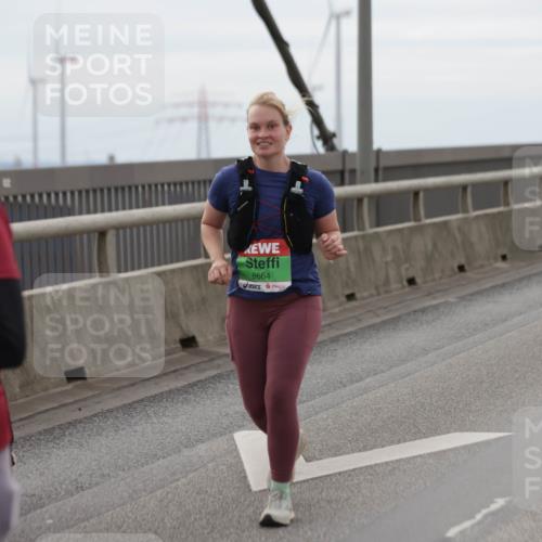 03.10.2025 - Köhlbrandbrückenlauf Jannik Wohlers http://msf.ph/oto/9139401 03.10.2025 16:09:53 Position 1 8664 meine-sportfotos.de