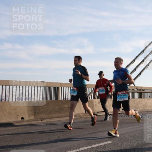 03.10.2025 - Köhlbrandbrückenlauf Yannick Fuchs http://msf.ph/oto/9139402 03.10.2025 08:23:53 Position 2 2712 meine-sportfotos.de